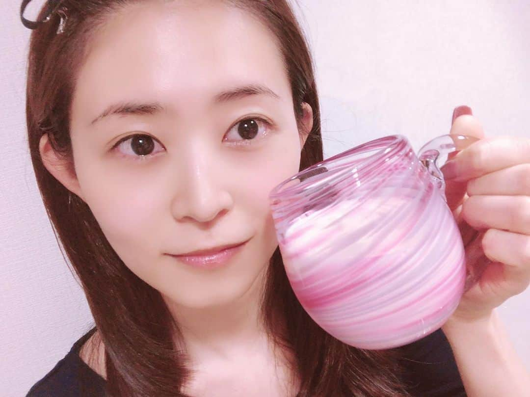 大家彩香さんのインスタグラム写真 - (大家彩香Instagram)「今日6月1日は牛乳の日です🌸  私も毎日飲んでいます🥛 牛さん🐮 酪農家さん♡ ありがとーう💗  もう少し 身長高くなれるかな？😋💕  #札幌テレビ#stv#どさんこワイド朝#大家彩香#牛乳#ミルク#酪農王国#牛#ありがとう#牛乳の日#たくさん#飲みましょう#感謝」6月1日 7時47分 - ayaka_oie_official