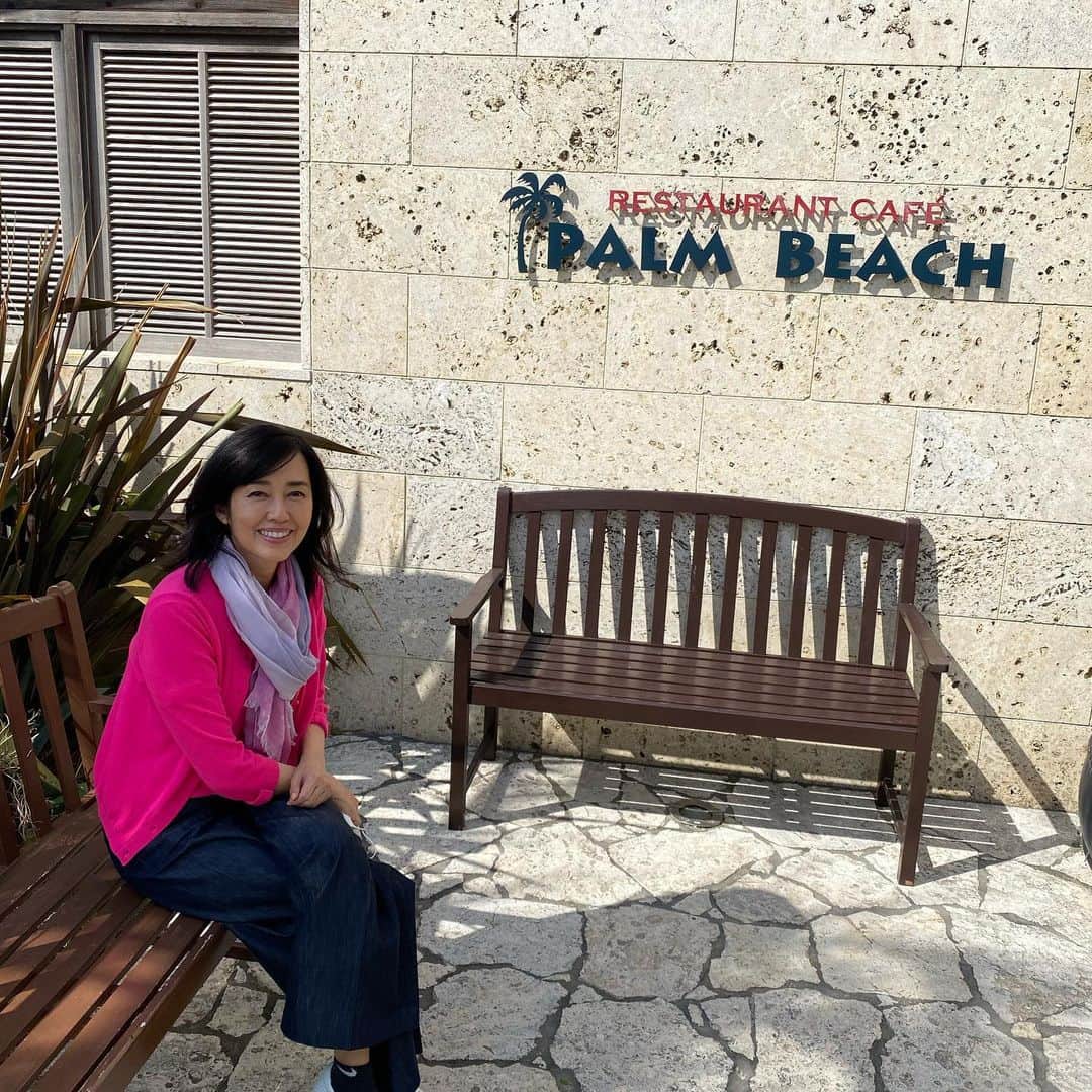 のインスタグラム：「Coffee break while shooting on location in KITA KYUSHU for upcoming movie.   #北九州映画実行委員会  #想い出をラブソングにのせて  #福岡 #糸島  #太陽が気持ちいい #coffeebreak」