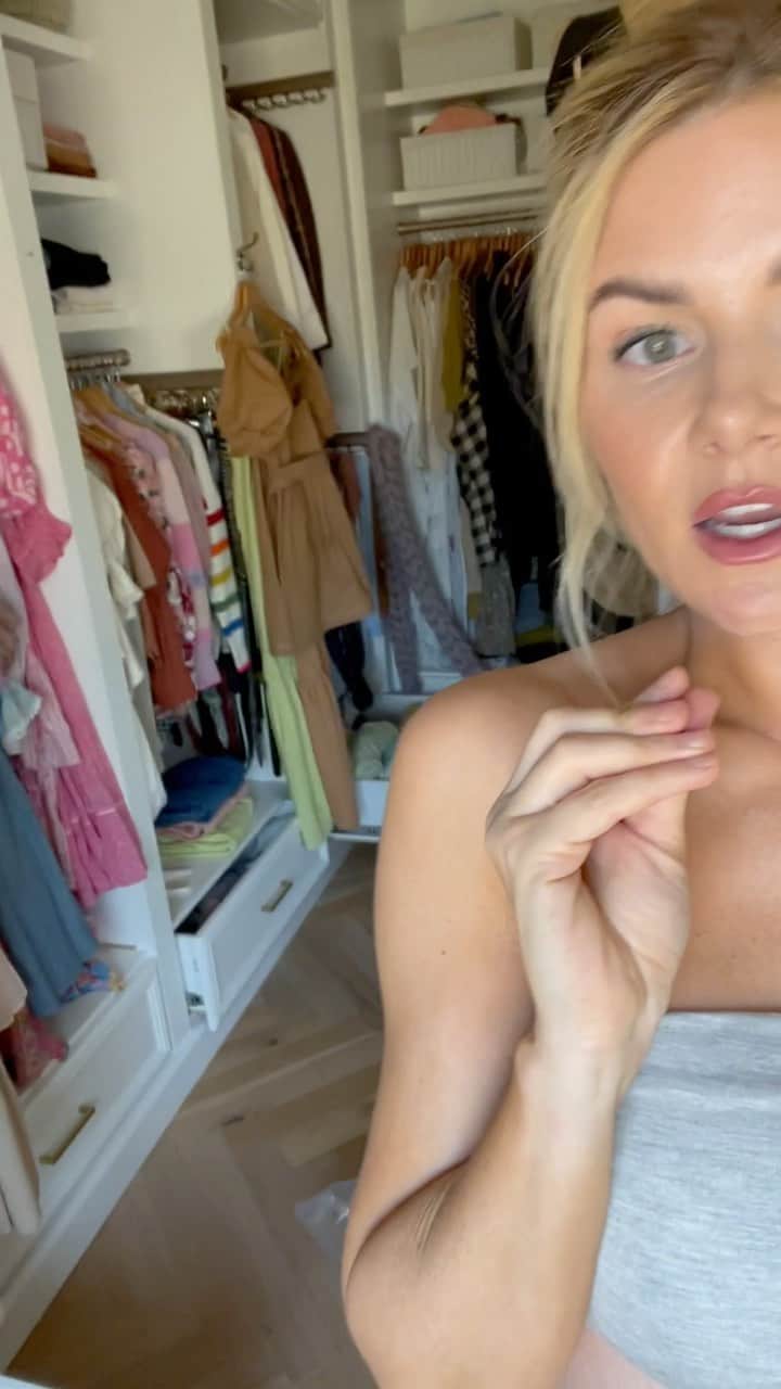 Amber Fillerup Clarkのインスタグラム：「Let’s do these more 👯‍♀️💓」
