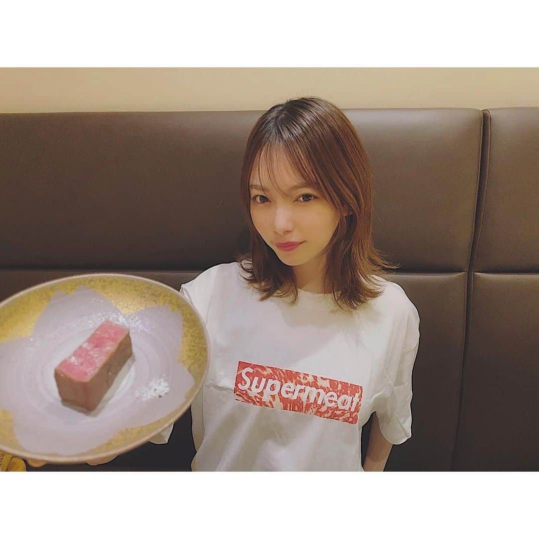竹本萌瑛子のインスタグラム：「スーパーミート . 気づいた？？？？😛煽 . #焼肉 #やきにく #ヤキニク  #supreme #supermeat」