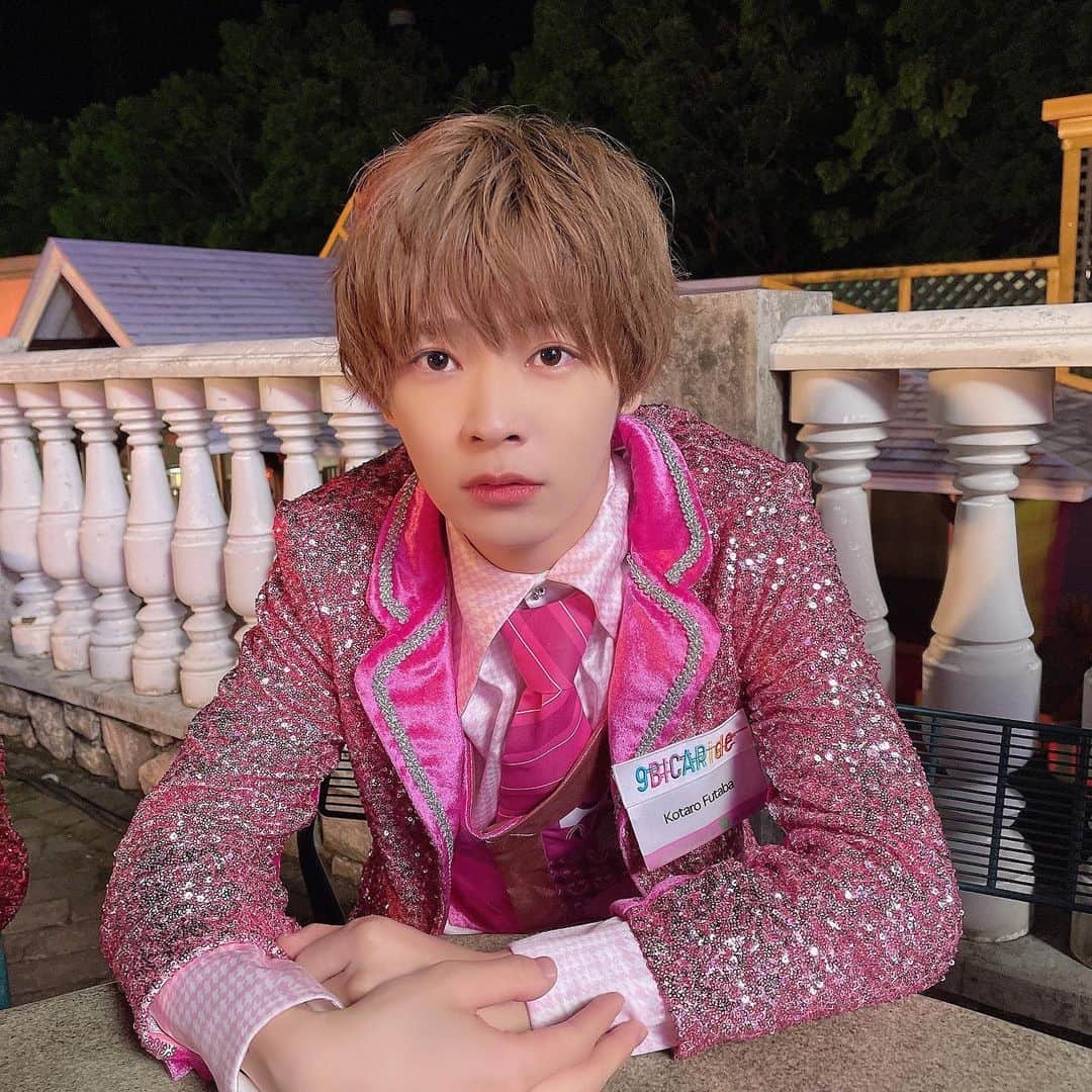 双葉小太郎のインスタグラム：「新曲「klaxon」のMVが公開されました！めちゃめちゃ良い曲です！みなさんたくさん聞いてください！！」