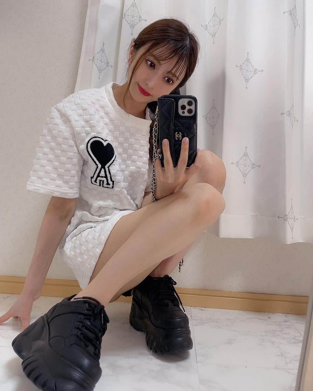 りーめろ先輩（莉音）さんのインスタグラム写真 - (りーめろ先輩（莉音）Instagram)「白！これも最近お気に入りのお洋服❤️ @fev_es のだよ〜😆👏💕  生地も好きな感じなの🥰  #韓国ファッション」6月1日 20時54分 - ree_mero_official