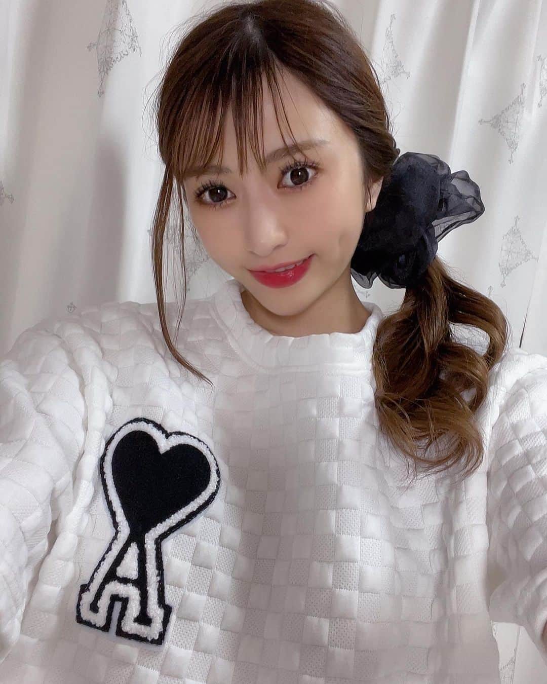 りーめろ先輩（莉音）さんのインスタグラム写真 - (りーめろ先輩（莉音）Instagram)「白！これも最近お気に入りのお洋服❤️ @fev_es のだよ〜😆👏💕  生地も好きな感じなの🥰  #韓国ファッション」6月1日 20時54分 - ree_mero_official