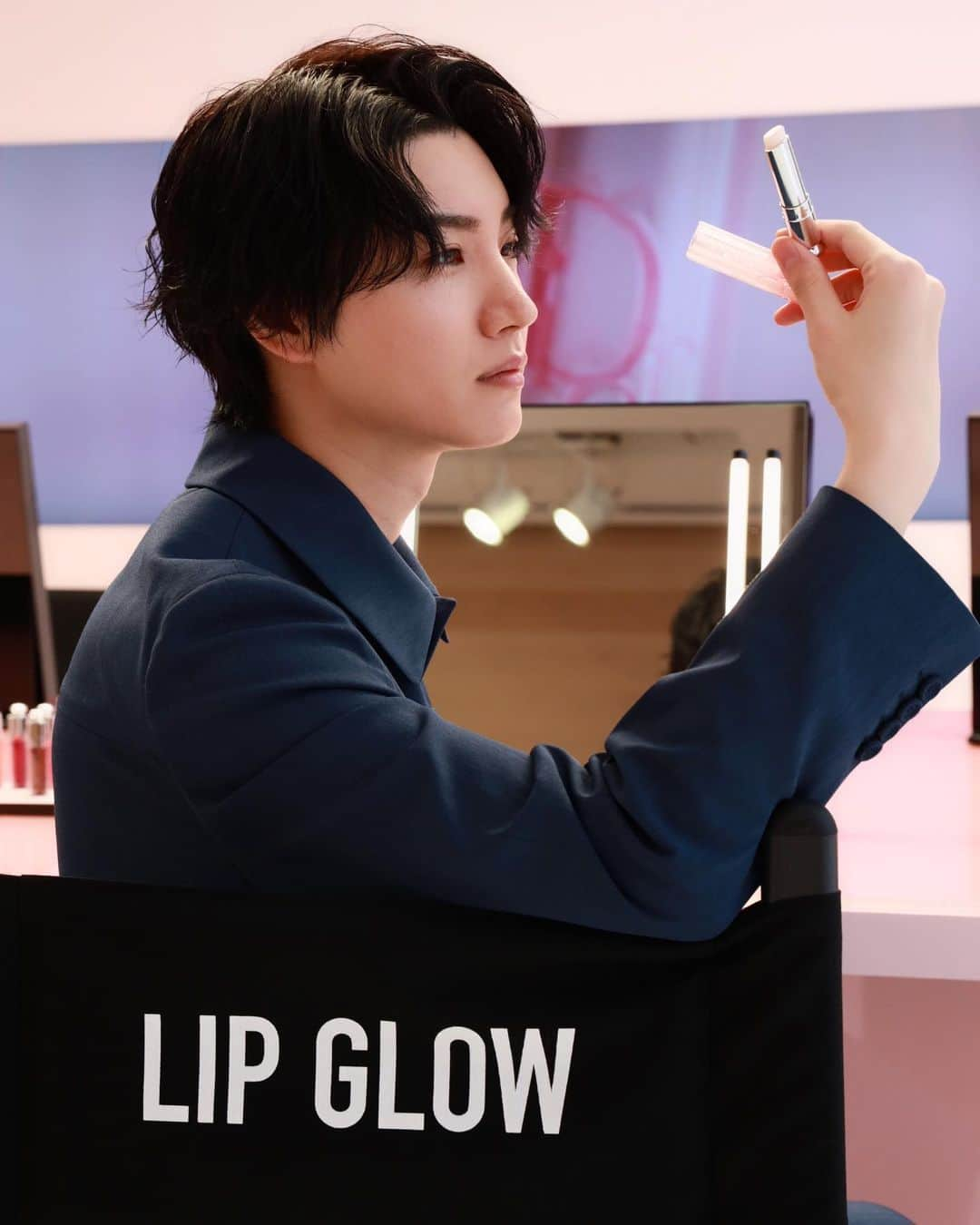 桜田通さんのインスタグラム写真 - (桜田通Instagram)「DIOR ADDICT LIPGLOW Special Session  新作にはメンズにも使いやすい無色のUNIVERSAL CLEARから、血色が良くなる色まで、全て揃っていて完璧でした！ 香りもバニラで僕の好みでした✨  @diormakeup #リップグロウ #TIMETOGLOW @dior」6月1日 21時05分 - dorisakurada