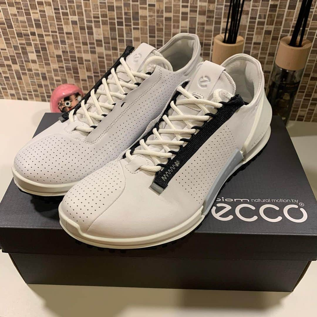 吉川桃さんのインスタグラム写真 - (吉川桃Instagram)「🌼  ecco👟🤍golf shoes  ❶ スパイクレス ❷ ソフトスパイク ❸ スニーカー @eccojapan チェックしてみてください✅✅  #ecco  #eccoshoes」6月1日 15時41分 - mmoo.3509