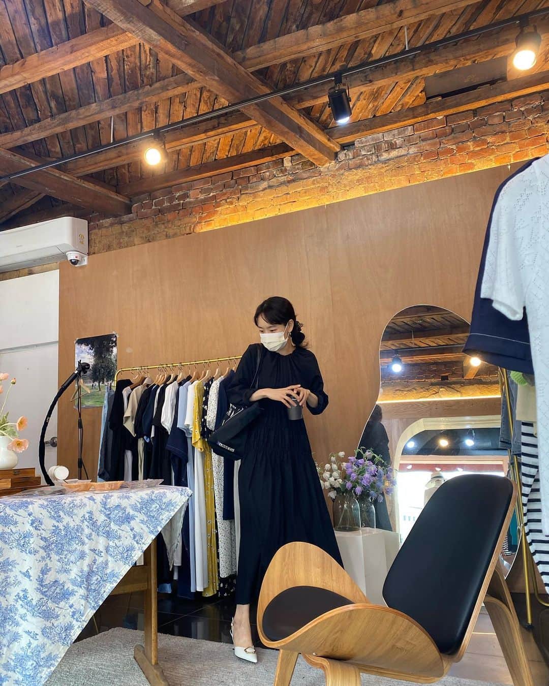 ウォン・ジナのインスタグラム：「인천 핫플레이스🌼 우리동네면 아지트 삼을텐데..아쉽구만.. @shop_janiside_  @janiside」