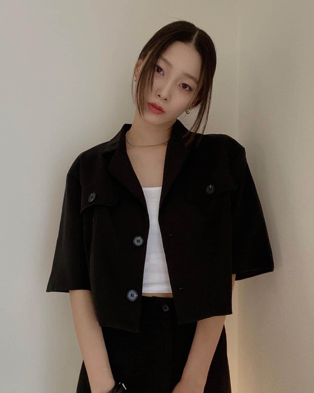 のインスタグラム：「この時期重宝するshort jacket♡ @trifle_official」