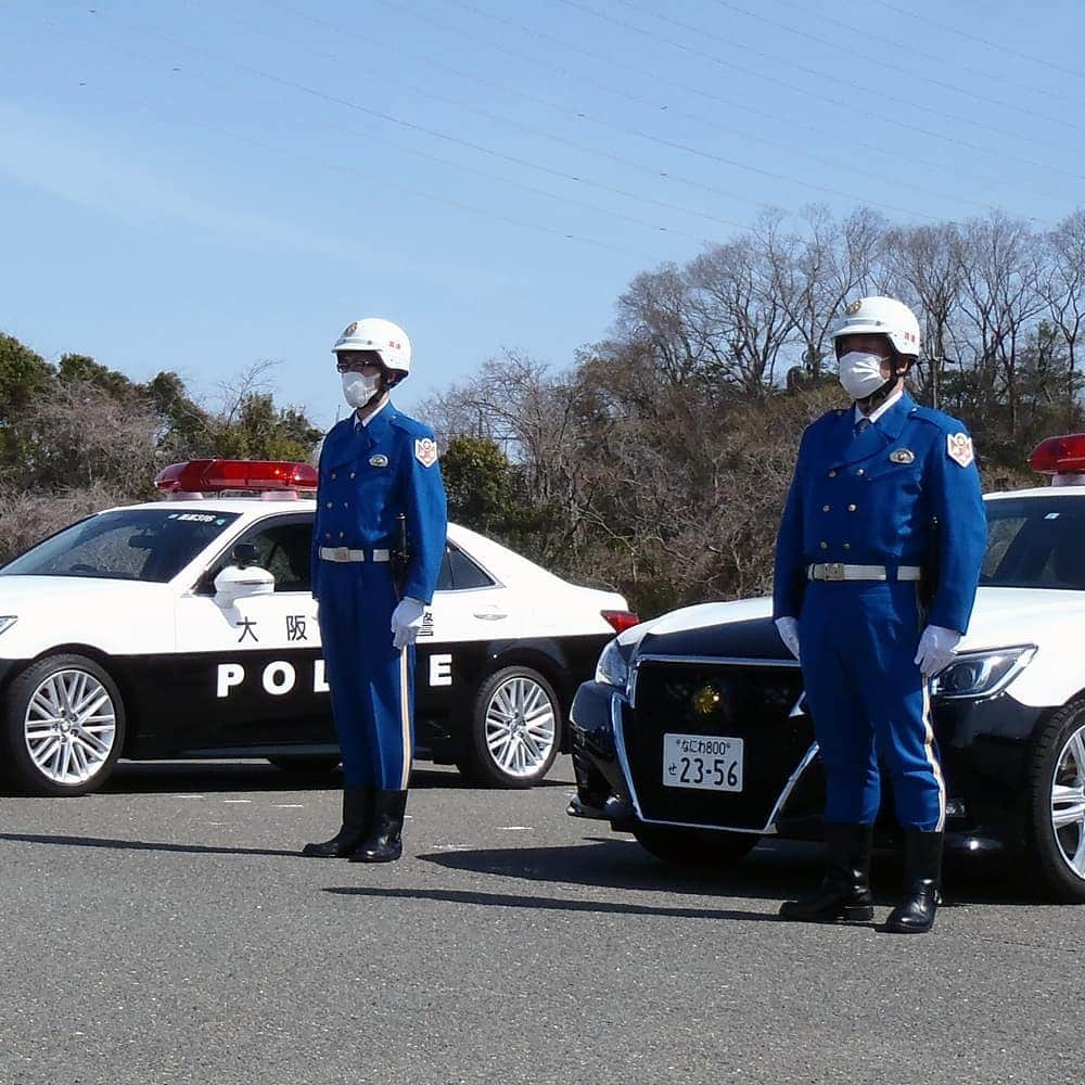 大阪府警察さんのインスタグラム写真 - (大阪府警察Instagram)「【高速道路交通警察隊 創設50周年】 令和3年6月1日、高速隊は創設50周年を迎えました。  これからも高速道路の安全を守っていきます。 皆さん、全席シートベルトを着用し、安全運転に努めてください！  #大阪府警察公式 #大阪府警察 #大阪府警 #警察 #警察官 #ポリス #police #高速隊 #50周年 #パトカー #シートベルト #覆面パトカー #四輪 #車好きと繋がりたい #かっこいい #警戒」6月1日 17時29分 - fukei_koho