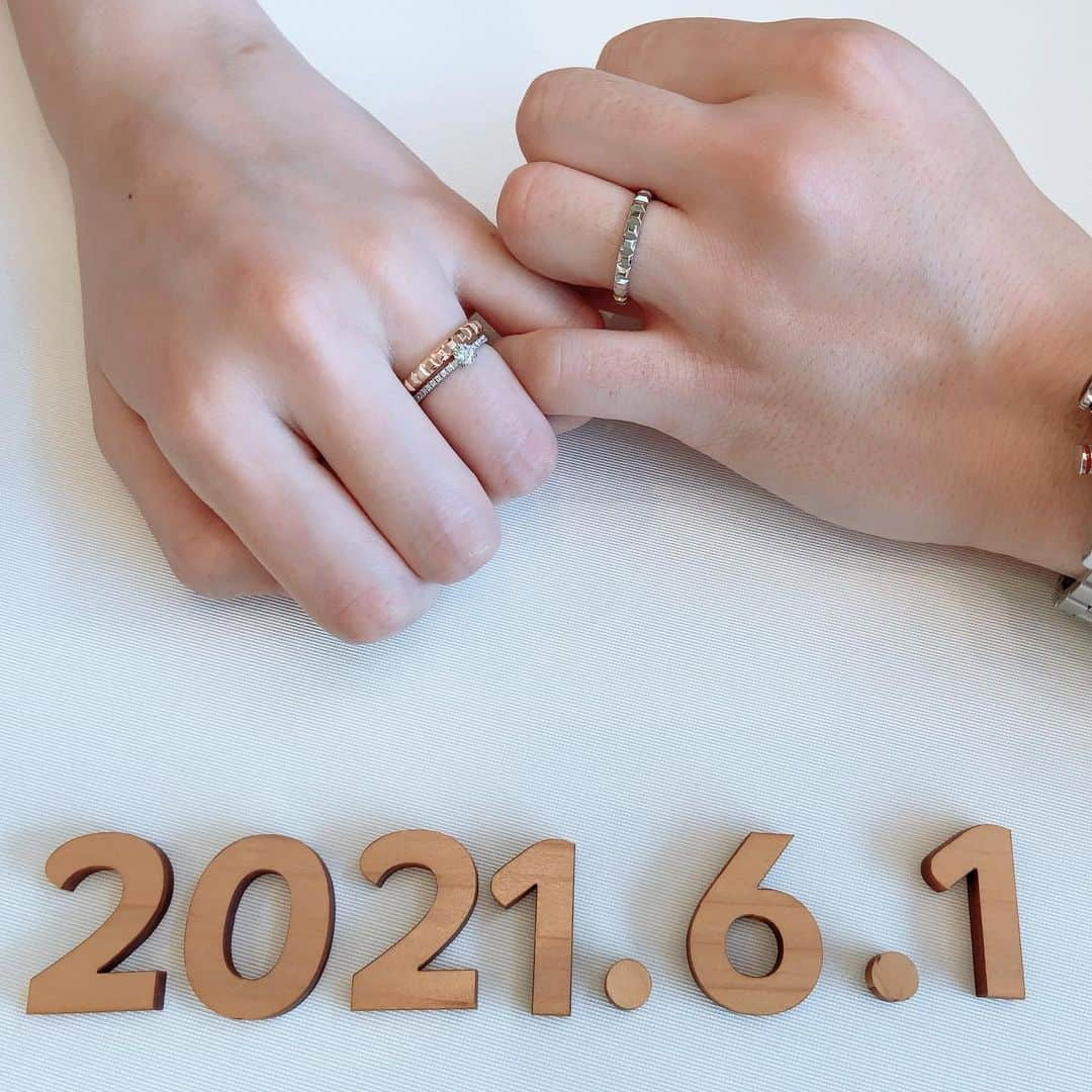 bijouxthreecさんのインスタグラム写真 - (bijouxthreecInstagram)「【BOUCHERON】  ブシュロンのご結婚指輪をお選びいただいたおふたり😌 重ねづけも素敵でいらっしゃいました✨  あたたかい雰囲気のおふたりが末永く幸せでありますように🕊  #boucheron #boucheronring  #ブシュロン #結婚指輪 #婚約指輪 #マリッジリング #エンゲージリング #bijouxthreec #ビジュースリーク #新潟 #古町 #クラッシュアンドカンパニー」6月1日 18時21分 - bijouxthreec