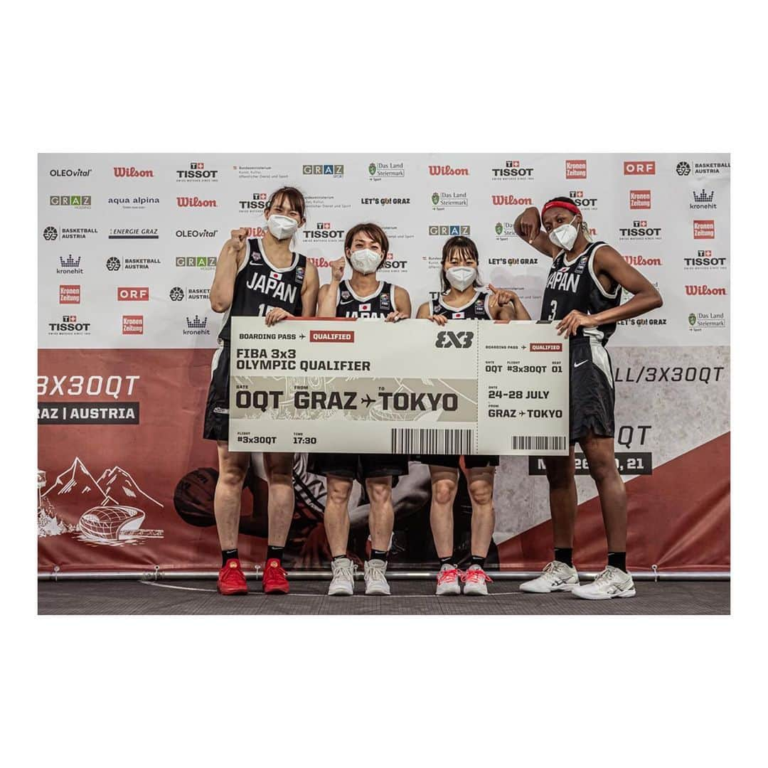 山本麻衣さんのインスタグラム写真 - (山本麻衣Instagram)「3x3 OQT in Graz 🇦🇹  オリンピックの出場権！ やっと掴んで帰ってくることができました！ チーム一丸、日本一丸となって戦って得ることできました🤝 本当に試合ごとにいっぱいのメッセージをくださりとてもパワーになり、また沢山の人が3x3を見て下さってとても嬉しかったです😭 これまでに関わってサポートしてくださった方々に本当に感謝の思いでいっぱいです🥺🙏 次の目標に向けてまた頑張ります🔥  #3x3OQT @fiba3x3  @jba3x3official」6月1日 18時41分 - mai.y_23