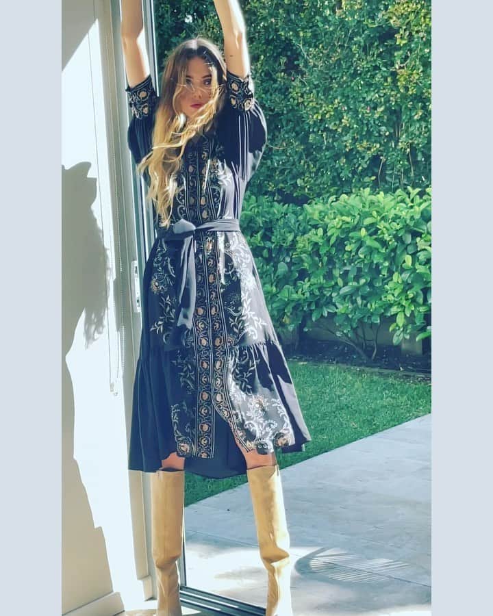 のインスタグラム：「Behind the scenes 🎬 #CocoRibbon #Silk #Sandrine  • Tap to Shop •」