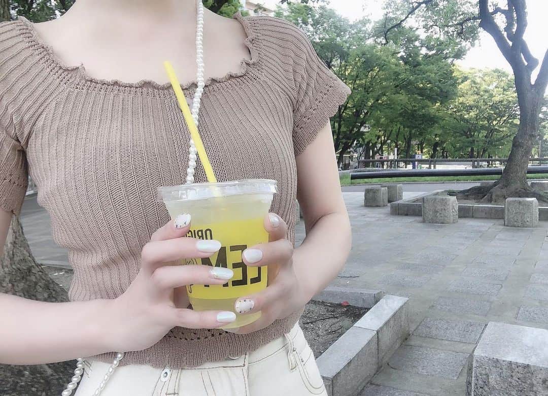 yuu__aaaさんのインスタグラム写真 - (yuu__aaaInstagram)「. . まみさんのプチプラネイル💅❤︎ @mu_senail  これ5500円なの！！ 押し花ネイルに入れてもらった💐 . 他にも可愛いデザインたくさんあった❤︎ . . #プチプラ#プチプラコーデ #プチプラネイル#ネイル#お花ネイル#押し花ネイル #シンプルネイル#ニュアンスネイル」6月1日 20時01分 - yuu__aaa