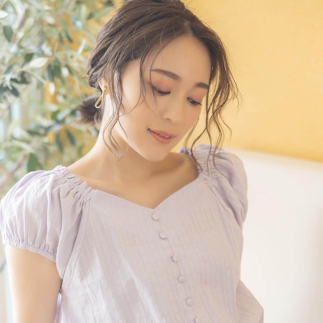 chayさんのインスタグラム写真 - (chayInstagram)「tocco closetのカタログがアップされました💐 夏らしいお洋服が沢山🕊 チェックしてくださいね♡ @tocco_closet   #toccocloset #tocco」6月1日 21時51分 - chay1023_official
