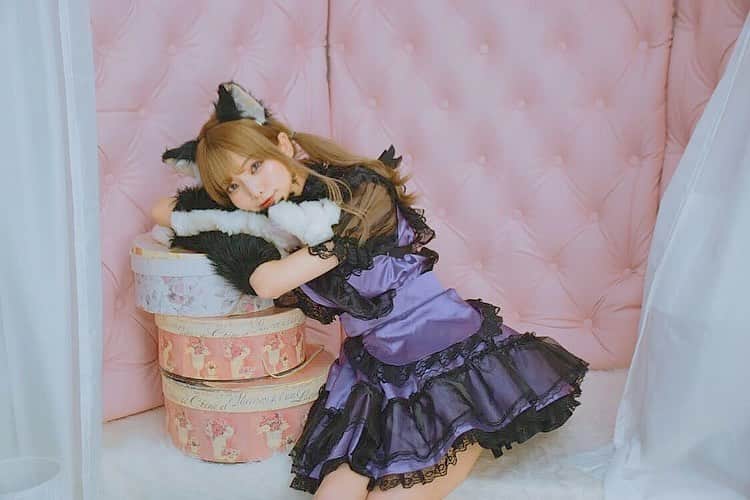 米倉みゆさんのインスタグラム写真 - (米倉みゆInstagram)「ぐーたらしてたいにゃ。🐈 . . . . . . #コスプレ #メイド #メイド服 #メイドカフェ #アイドル #コスプレイヤー #コスプレイヤーさんと繋がりたい #猫耳 #猫 #猫のいる暮らし #ツインテール #エクステ #アイドルヘア #笑顔 #撮影会 #撮影会モデル #可愛い女の子 #美人 #美少女 #japanese #japanesegirl #girl #follow #followforfollowback #cosplay #photooftheday #portrait #pink #picture #cat」6月1日 21時51分 - yone__miyu630
