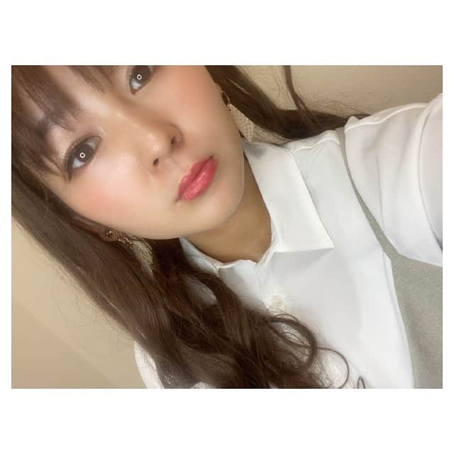 はらのインスタグラム：「久しぶりのメイク🌷🌷🌷  ♪  ( ᐛ )♪♪ #aupayマーケット  #ありがとうございました💓  #お買い得すぎる #ルナソル#RMK #ドゥゼロサンク#クリニーク#mac  #アーカイブでみれるみたいなので是非✌︎ #衣装 #GU #イアリング #ハンドメイドのところ #wig #navanawig  #顔爆発する？#yeah」