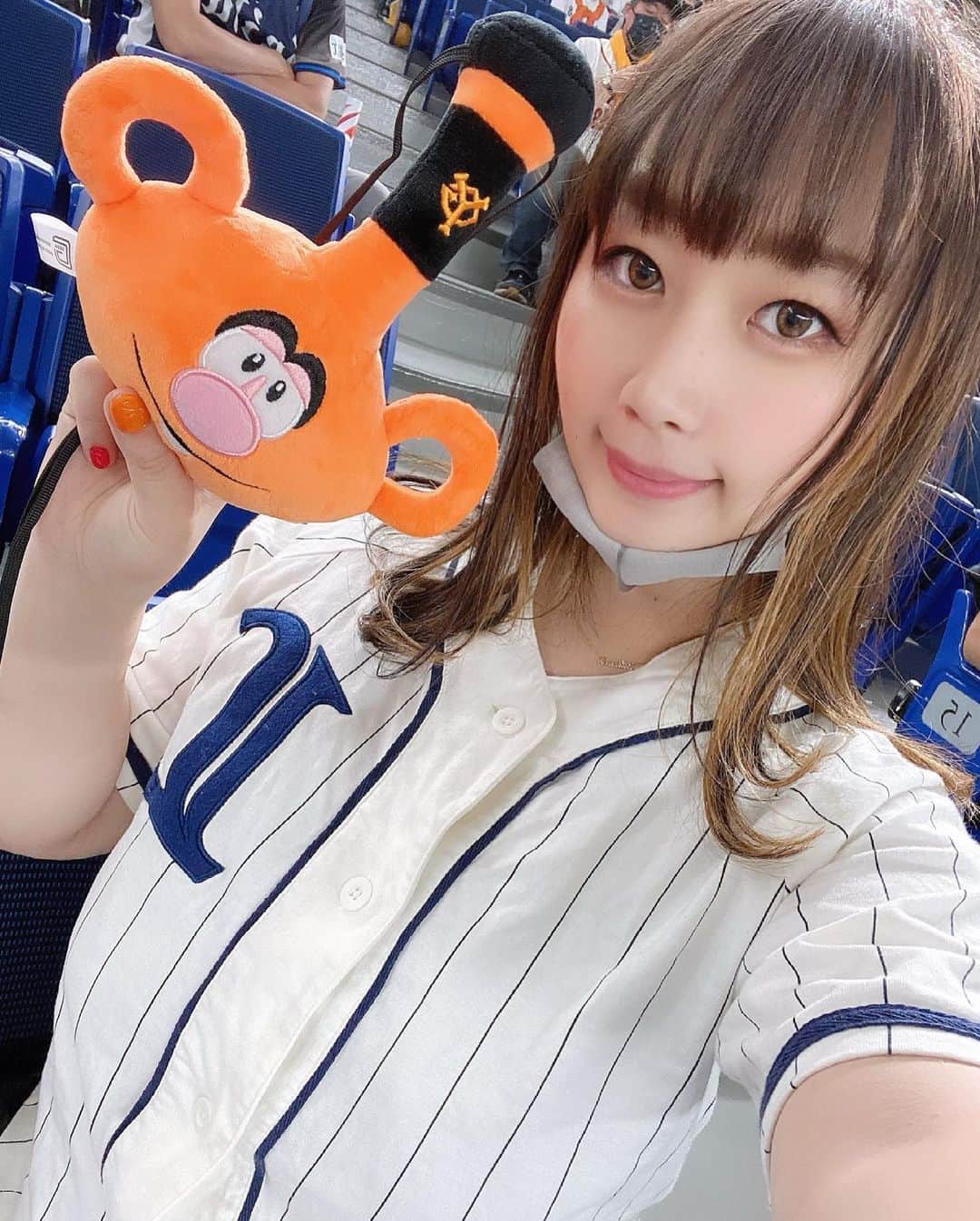 来栖あこさんのインスタグラム写真 - (来栖あこInstagram)「⚾️ わけほ〜🦁🔥🐰  岸君の初安打初本塁打やばば😍♥️ メヒアと森君のホームランも😍♥️  西武戦は売り子のお客さんとか 友達にたくさん会えるから楽しい〜🌈🌈  #交流戦 #埼玉西武ライオンズ #seibulions #読売巨人軍  #野球女子 #山賊の姫」6月1日 22時40分 - akopai.081