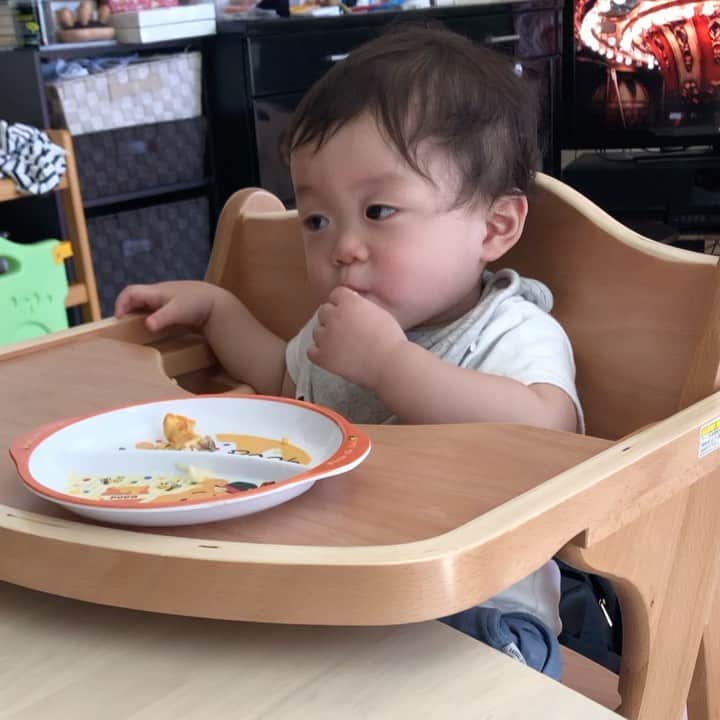 熊野準のインスタグラム：「最近、いい報告ばかり聞く。 自分に息子が出来てから、前よりも1段と嬉しさが増えました。  #今日の息子 #食べながら寝る」