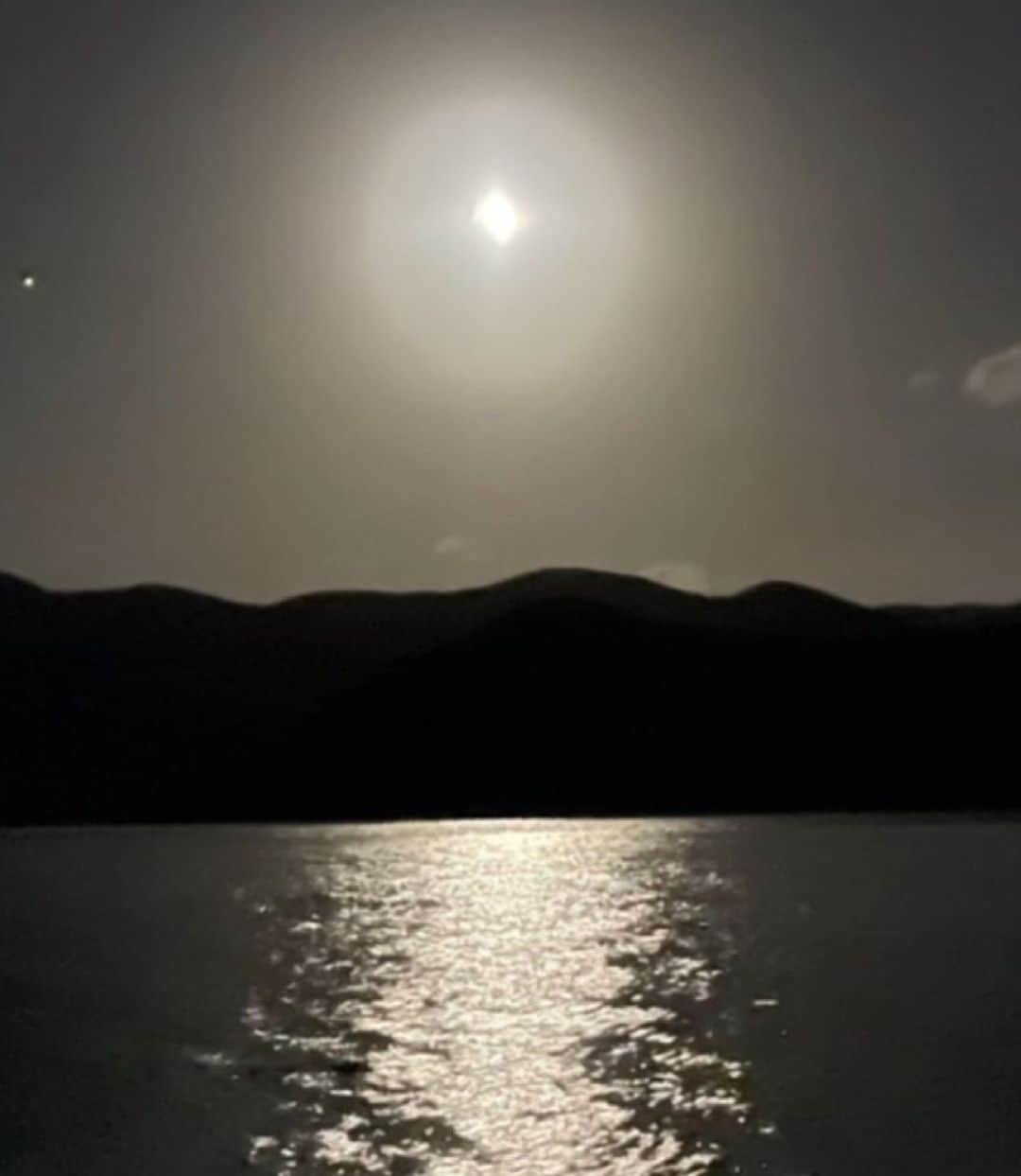 瀬下豊さんのインスタグラム写真 - (瀬下豊Instagram)「ロケ先の月が綺麗でした。 また告知しますね！！」6月2日 0時24分 - tjkseshita