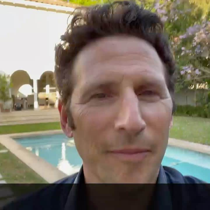 マーク・フォイアスタインのインスタグラム：「Hey Royal Pains fans, I have a message for you about this weekend's @Play_PerView reunion event, click the video to find out how you can support @FeedingAmerica and attend an awesome event in the process where we are giving away awesome prizes! Grab tickets at Tinyurl.com/PPVRoyalPainsReunion @flintstagram77 @reshmashetty @mbr34 @merediththeweasel」