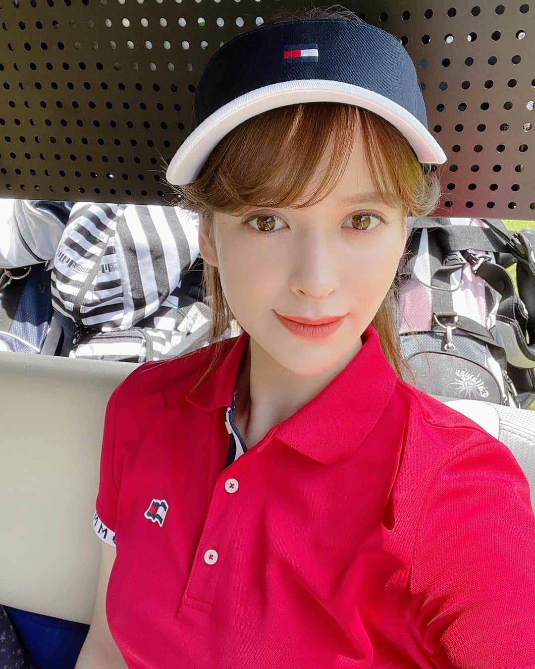 野崎萌香さんのインスタグラム写真 - (野崎萌香Instagram)「いつかの...🏌️‍♀️⛳️✨  sun visor & tops& culotte &socks ... @tommyhilfiger」6月2日 11時12分 - moeka_nozaki