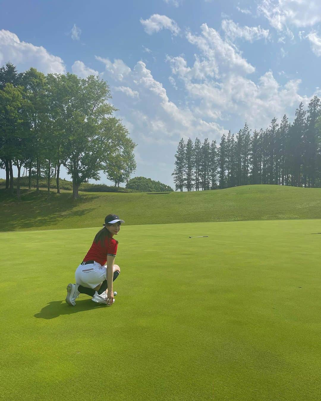 野崎萌香さんのインスタグラム写真 - (野崎萌香Instagram)「いつかの...🏌️‍♀️⛳️✨  sun visor & tops& culotte &socks ... @tommyhilfiger」6月2日 11時12分 - moeka_nozaki