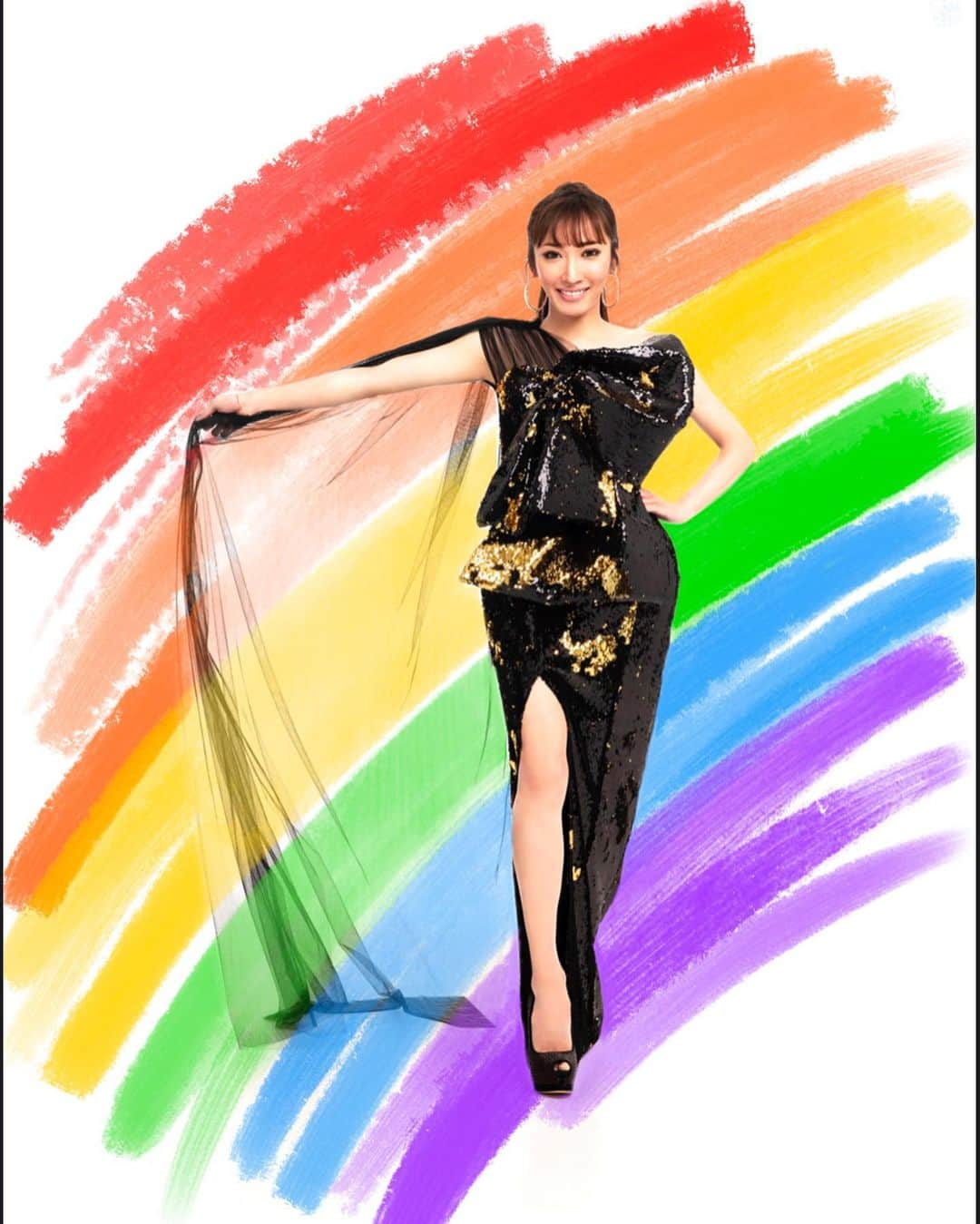 ゆしんさんのインスタグラム写真 - (ゆしんInstagram)「． Happy #pridemonth 🕊🌈 輝く色は違うけれど一人一人が 個性を持ち輝くという事を信じています。 自分自身に誇りと愛を。 I wish happiness for everyone in the world🌍🏳️‍🌈 #lgbt #lgbtq #lgbtpride  ． このプライド月間中に私から皆様へ大切なご報告があるのと6/27 @mierainbowpride にて今回はオンラインで @ellyshoichi @direwolf.voyu と対談模様がUPされます‼︎ そちらもお楽しみに‼︎❤️LOVE is LOVE❤️」6月2日 11時27分 - yushin0725