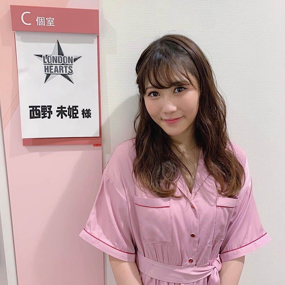 西野未姫さんのインスタグラム写真 - (西野未姫Instagram)「前回ロンドンハーツ出た時どんなだったかなって思って写真見たらデブすぎてやばかった😂  見てくれた方ありがとうございました☺️✨  #ロンドンハーツ #2枚目 #2019年7月 #19歳なのにおばさんみたい #約2年前 #56キロ #これで騒いでたらそれは嫌われる #今になってわかった #2年で人は変われるんだな #今年の目標 #無理をしない #いつも通りの私 #太らない #あの頃には戻りたくない #リバウンドしそうになったこの写真みよ」6月2日 12時22分 - nishinomiki_official