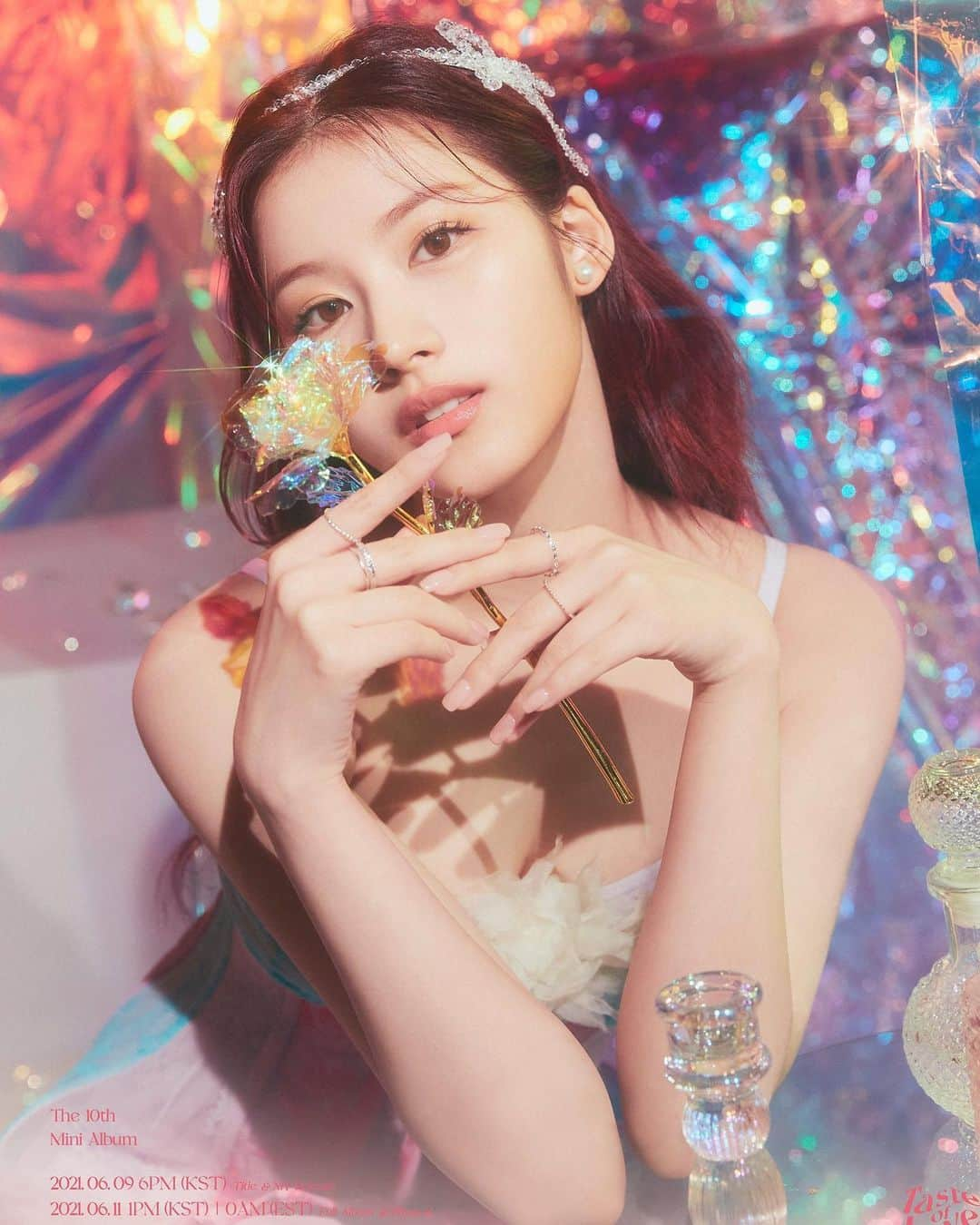 TWICEさんのインスタグラム写真 - (TWICEInstagram)「TWICE 10th Mini Album <Taste of Love> Second Tasting -Teaser Photo03 'In Love’ Title 'Alcohol-Free' & M/V 06.09 6PM KST - #TWICE #트와이스 - {#nayeon #나연 #jeongyeon #정연 #momo #모모 #sana #사나 #jihyo #지효 #mina #미나 #dahyun #다현 #chaeyoung #채영 #tzuyu #쯔위}」6月3日 0時04分 - official.twice