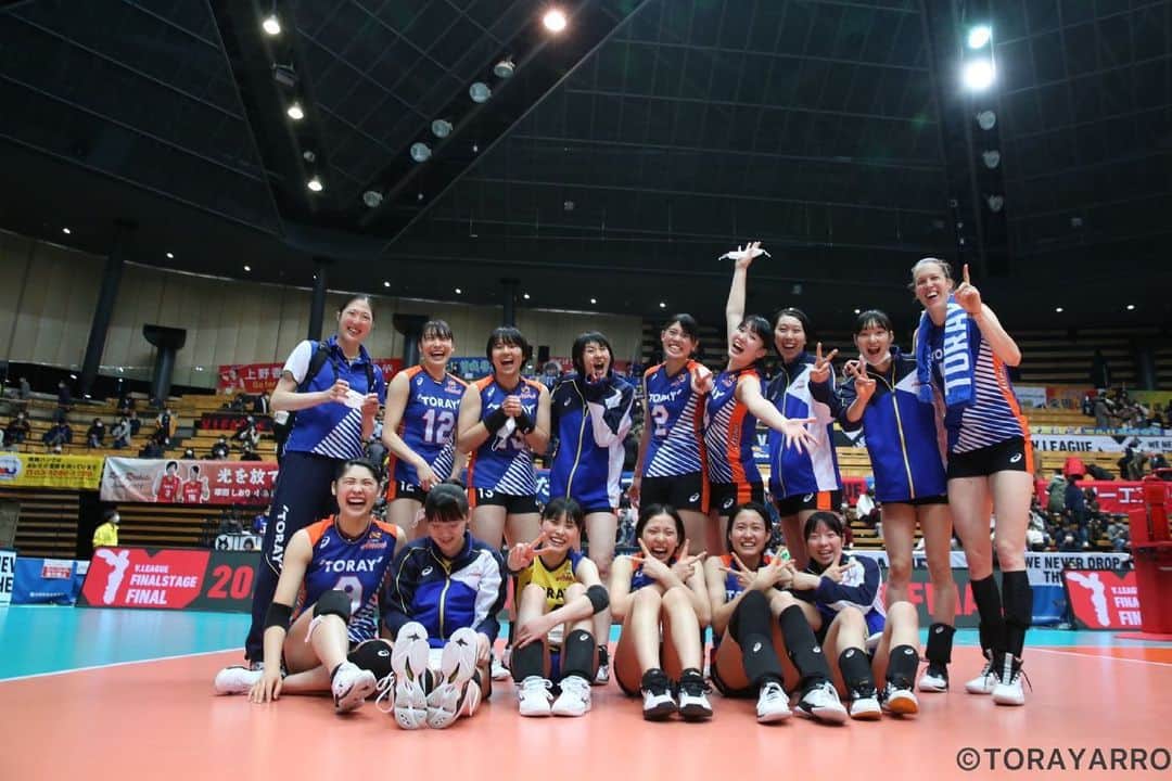 大野果歩のインスタグラム：「.  リリースがあった通り引退する事を決めました。  現役中は楽しい事辛い事たくさんありましたが、たくさんの方々に恵まれて最後までやりきる事が出来ました。 沢山迷惑をかけてしまいましたが、いつも支えてくれたスタッフの皆さん選手の皆さんには本当に感謝の言葉しかありません。  憧れのチームでもあった東レアローズでチームの一員として戦えた事を誇りに思います。  どんな時も温かく応援してくれたファンの皆さん。本当に20年間応援していただきありがとうございました。」