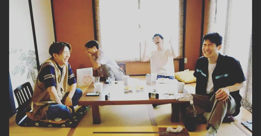 shojiのインスタグラム：「#062の日　#062感謝祭　ご覧頂きありがとうございました！ わちゃわちゃ喋ったり、飯作ったり、ゲームしたり、昔話から未来の話まで、色々話したなー！ 楽しかったです🤣  まだ見てない062の方は是非アーカイブで！ #stkgz #シッキン　#シットキングス　#062配信は特に素が出る😂」