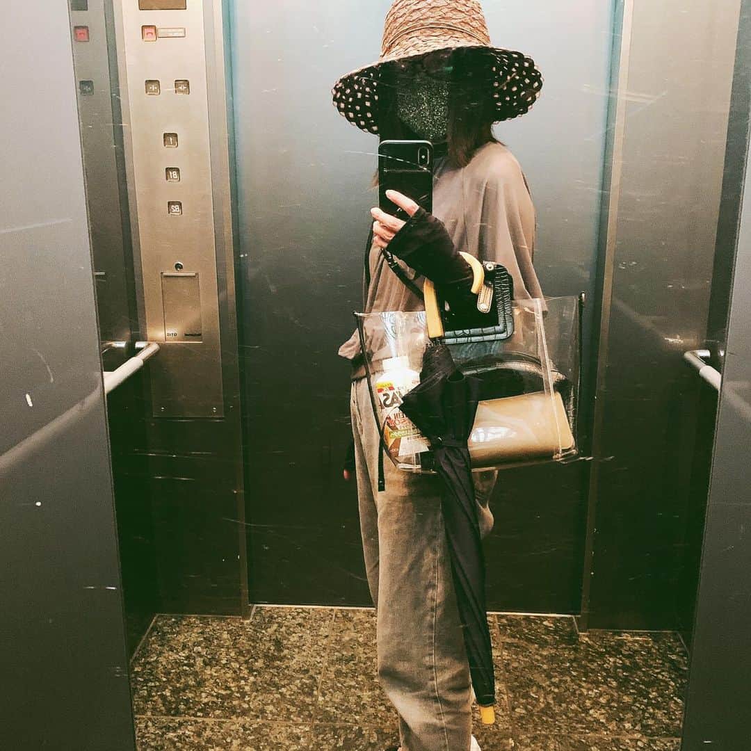 奥菜恵さんのインスタグラム写真 - (奥菜恵Instagram)「もうすぐ東京も梅雨入りですって〜☔️  #完全防備 #紫外線対策」6月2日 18時23分 - megumi_okina
