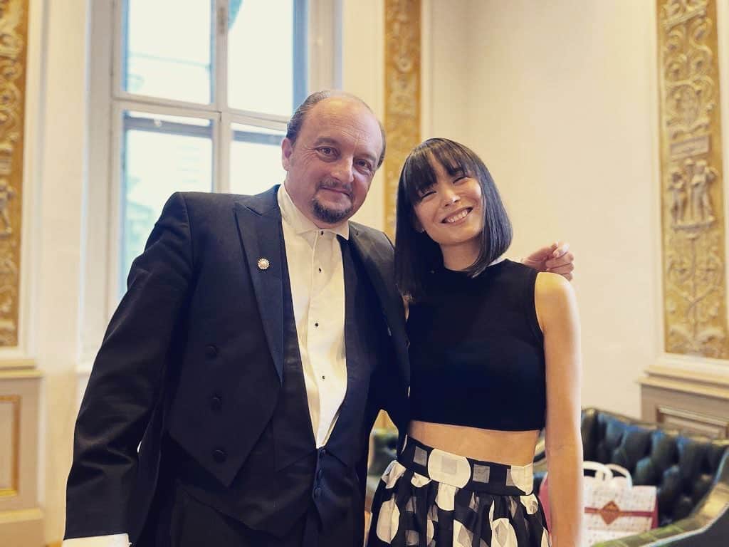 のインスタグラム：「Happy faces at @musikverein.wien   Had such a wonderful time making music with my dear friend @leleuxfrancois and the @tonkunstler_orchestra - and what a feeling to finally play again for an audience😭」