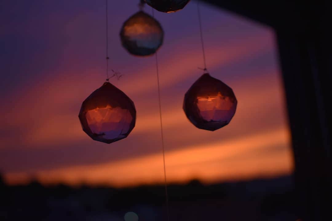 丸本凛のインスタグラム：「いつかの夕焼け空  #instagood#instamood#一眼レフのある生活#一眼レフカメラ#amazing#sky#明日から#体育祭#suncatcher#光#purple #orange」