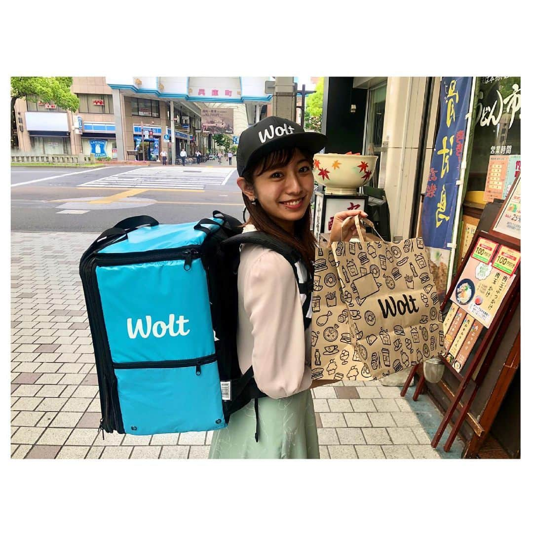 白戸ゆめのさんのインスタグラム写真 - (白戸ゆめのInstagram)「🥡 . 高松市であすサービスが始まる Wolt(ウォルト)の取材してきました💙 . フィンランド発祥の フードデリバリーサービス🇫🇮 幸せの国ならではの 温かいおもてなしを感じられます☺️ . 岡山ではすでに 岡山市と倉敷市で展開されています！ 私も配達パートナーなろっかなあ🤔💭笑 . #フードデリバリー #wolt #高松 #配達パートナー #ちょっと憧れてたこのカバン #デザインが可愛い もはや#オシャレ #ファッション @woltjapan」6月2日 19時50分 - yumeno.s_