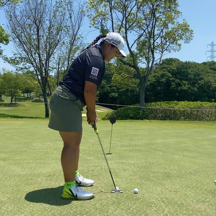 石川怜奈のインスタグラム：「次の試合まで少し空くので #チェリーヒルズゴルフクラブ  帰ってきましたあ🦵🦵」