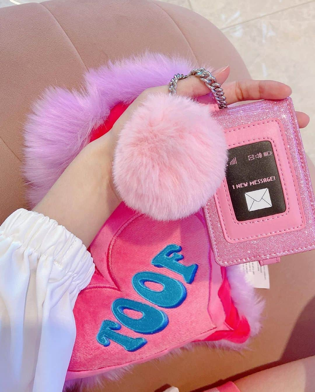 ナ・ヒョンソンさんのインスタグラム写真 - (ナ・ヒョンソンInstagram)「Barbie Look 👚💕」6月2日 20時31分 - hyun_sssun