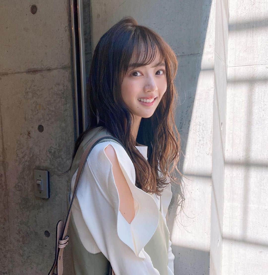 熊江琉唯さんのインスタグラム写真 - (熊江琉唯Instagram)「ここ何ヶ月かずっとリタッチだったけど髪が明るくなってきたので竜也さんに染めてもらいましたー✨ツヤツヤになって嬉しい☺️  #いつもありがとうございます #渋谷美容室 #Merry #merryshibuya #hairstyle #ヘアスタイル」6月2日 22時44分 - ruikumae