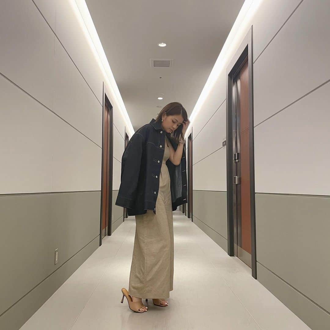 島田晴香さんのインスタグラム写真 - (島田晴香Instagram)「久しぶりの私服さんです👗 全体的にゆとりがあるデザインでボーイッシュにもみせてくれるし女性らしさも演習してくれるロンパース👶🏻❤︎  rompers @louren__official  jacket @beautifulpeople_officialsite」6月2日 23時04分 - shimadadesu_official