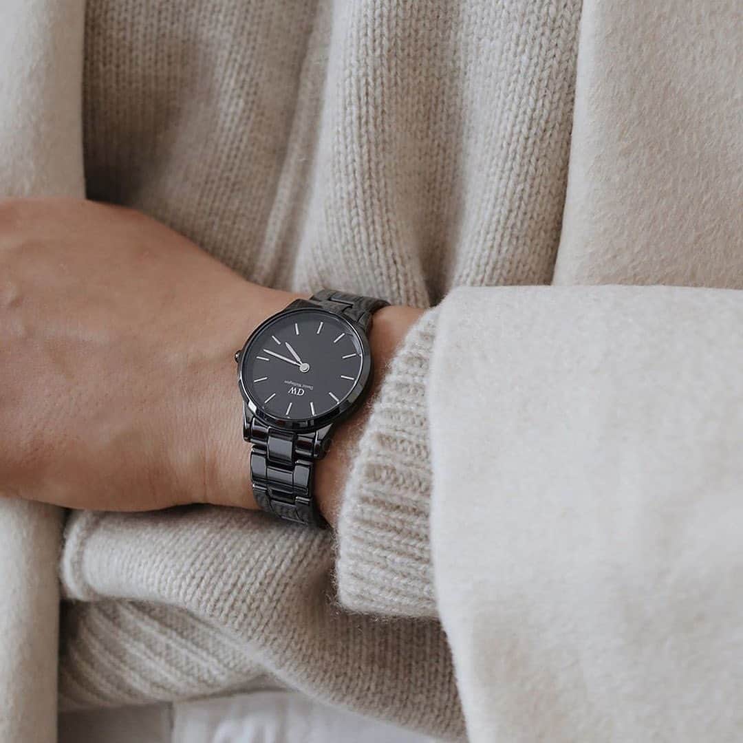 Style Fashion Luxuryのインスタグラム：「Special offer from @danielwellington Use the code  STYLEBOOK  for extra 15% off on Danielwellington.com  #danielwellington」