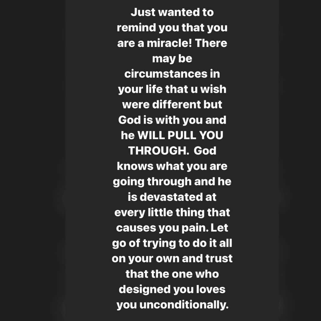 ジャスティン・ビーバーのインスタグラム：「The one who designed you with a plan and a purpose is available to you. God knows deepest darkest secrets you have and still loves you unconditionally!」