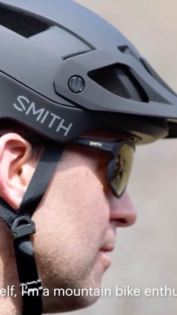 Smithのインスタグラム：「The clock’s a tickin’, let’s get these wheels a spinnin’. The new Engage mountain bike helmet is ready to roll whenever you are.」
