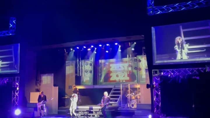 MiA のインスタグラム：「🎸⚜️」