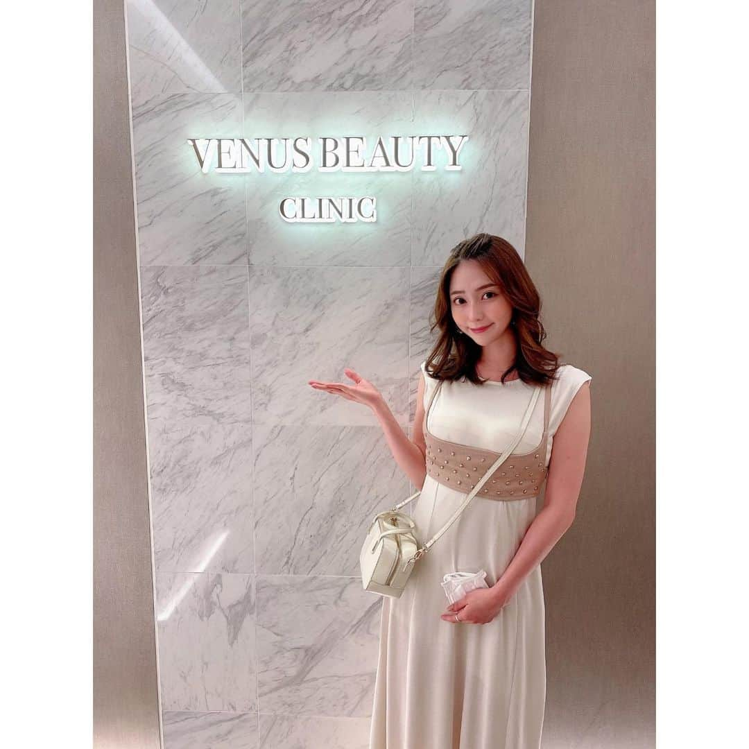 堀尾実咲さんのインスタグラム写真 - (堀尾実咲Instagram)「@venus_beautyclinic_ginza にて 眉のアートメイクをして頂きました🧸  これからの時期 汗で眉のメイク落ちやすかったりするからアートメイクおすすめ☺️  顔全体のバランスを見ながら 位置や形のデザインもしてくれるから 黄金比率の眉に仕上がるよ☺️  眉は男女問わず大事なパーツなので とってもおすすめです👼  #venusbeautyclinic #venusbeautyclinicginza #venusbeauty #eyebrow #artmakeup #ginza #beauty #beautyclinic #darich #ヴィーナスビューティークリニック #ヴィーナスビューティークリニック銀座 #ヴィーナスビューティー #アートメイク眉 #アートメイク #眉アートメイク #眉アート #眉毛 #眉毛メイク #眉毛サロン #美容 #美容クリニック #銀座」6月3日 11時11分 - misaki.horio