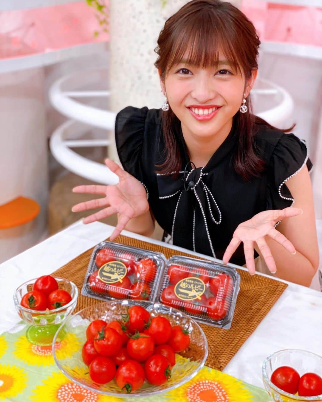 フジテレビ「めざましテレビ」さんのインスタグラム写真 - (フジテレビ「めざましテレビ」Instagram)「. 伊野尾慧くんの「いのお飯」🍚 福井県のトマト「越のルビー」を 使った「たっぷりトマトソースの 煮込みハンバーグ」をパクリ🍅 トマトの味が濃くてハンバーグと ご飯がとまらない😋 #めざましテレビ #藤本万梨乃」6月3日 13時08分 - mezamashi.tv