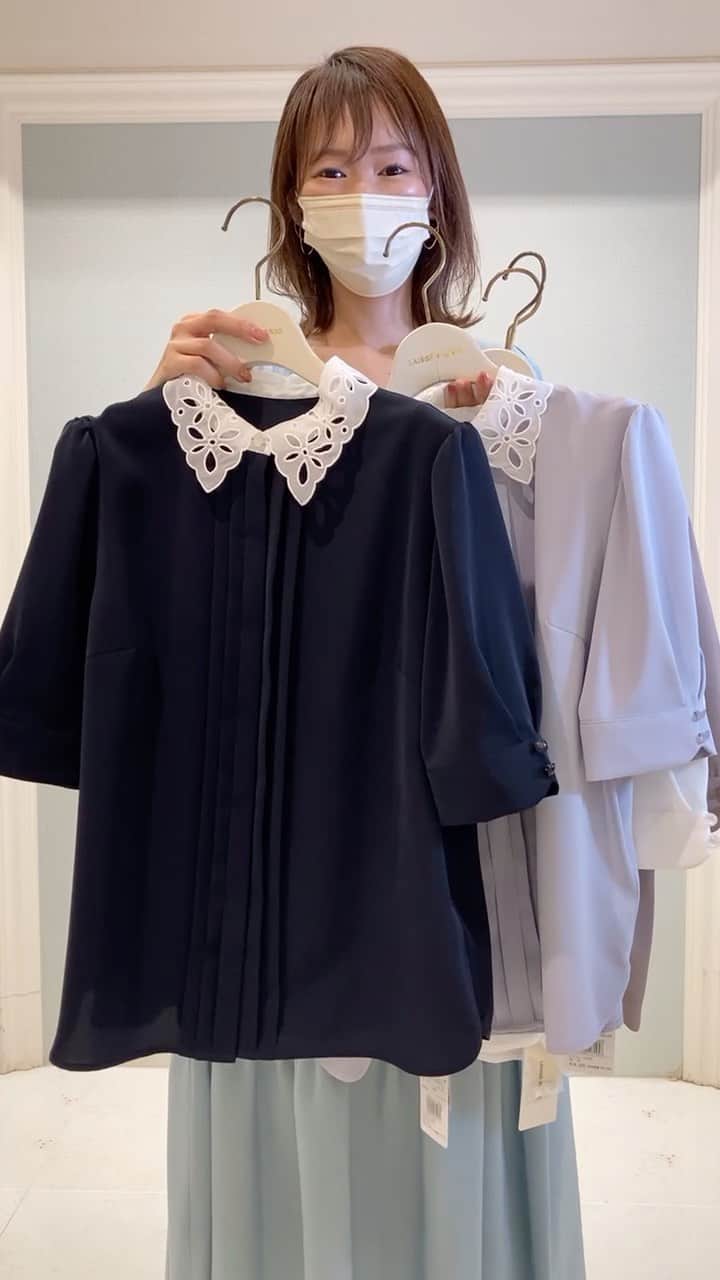 のインスタグラム：「新宿マルイ本館より、本日スタートのPre Saleおすすめitemをご紹介しました♪  大人気ブラウス再入荷のご案内もございます🙌  ぜひcheckされて下さい😊  @laisse_yuki 155cm @laisse_ayaka 158cm @laisse_satomi.f 161cm」