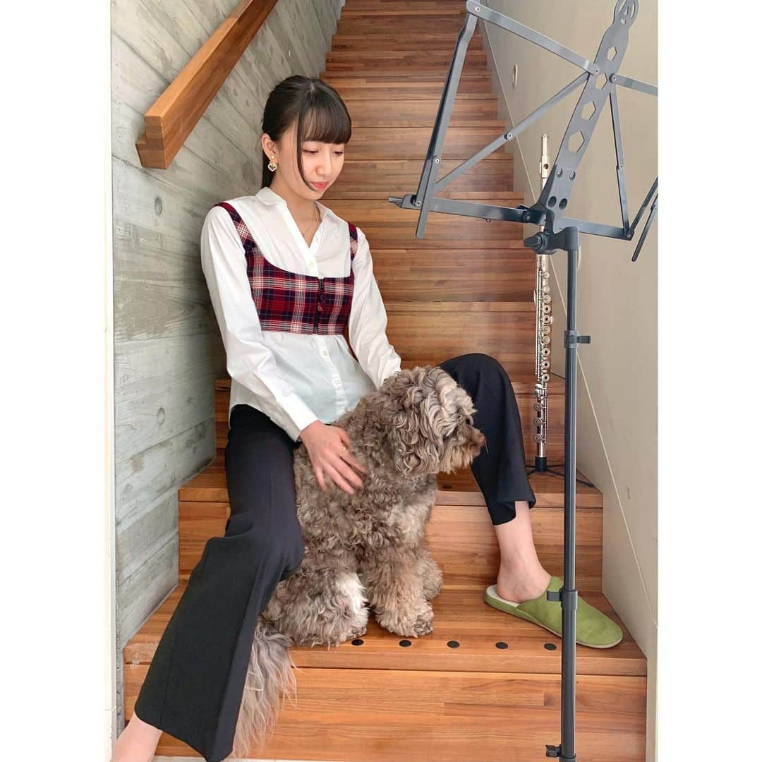 木村心美さんのインスタグラム写真 - (木村心美Instagram)「いつも練習する場所でパシャリ。With Amu🤍🥰  新しいお洋服〜！赤いチェック！可愛い。。。どタイプです。 ・ 口紅は019番のチェリーです🍒 ・ @diormakeup  @dior #diorjoaillerie」6月3日 15時02分 - cocomi_553_official