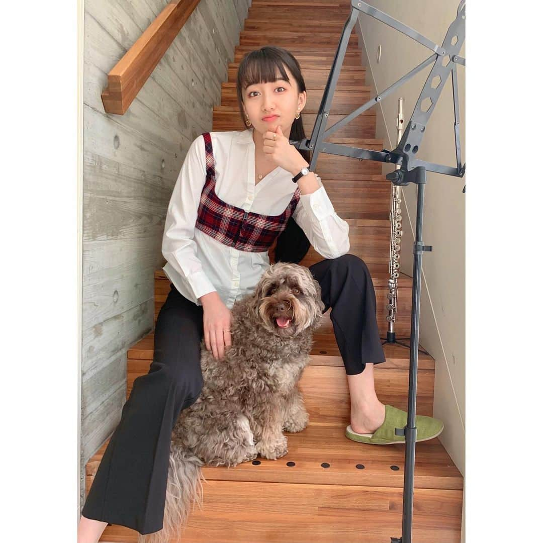 木村心美さんのインスタグラム写真 - (木村心美Instagram)「いつも練習する場所でパシャリ。With Amu🤍🥰  新しいお洋服〜！赤いチェック！可愛い。。。どタイプです。 ・ 口紅は019番のチェリーです🍒 ・ @diormakeup  @dior #diorjoaillerie」6月3日 15時02分 - cocomi_553_official