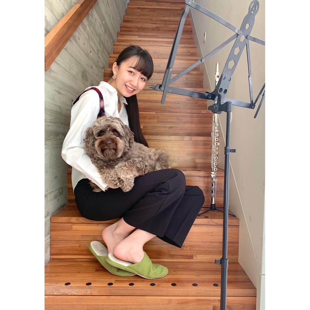 木村心美さんのインスタグラム写真 - (木村心美Instagram)「いつも練習する場所でパシャリ。With Amu🤍🥰  新しいお洋服〜！赤いチェック！可愛い。。。どタイプです。 ・ 口紅は019番のチェリーです🍒 ・ @diormakeup  @dior #diorjoaillerie」6月3日 15時02分 - cocomi_553_official