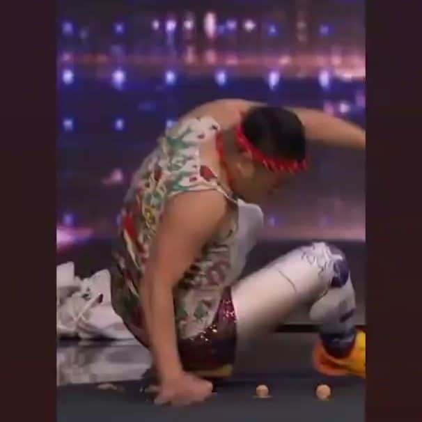 チェリー吉武のインスタグラム：「🇺🇸America's Got Talent🇺🇸 Most nuts crushed by sitting down in 30 seconds  30秒で最も多くお尻でくるみ割る」