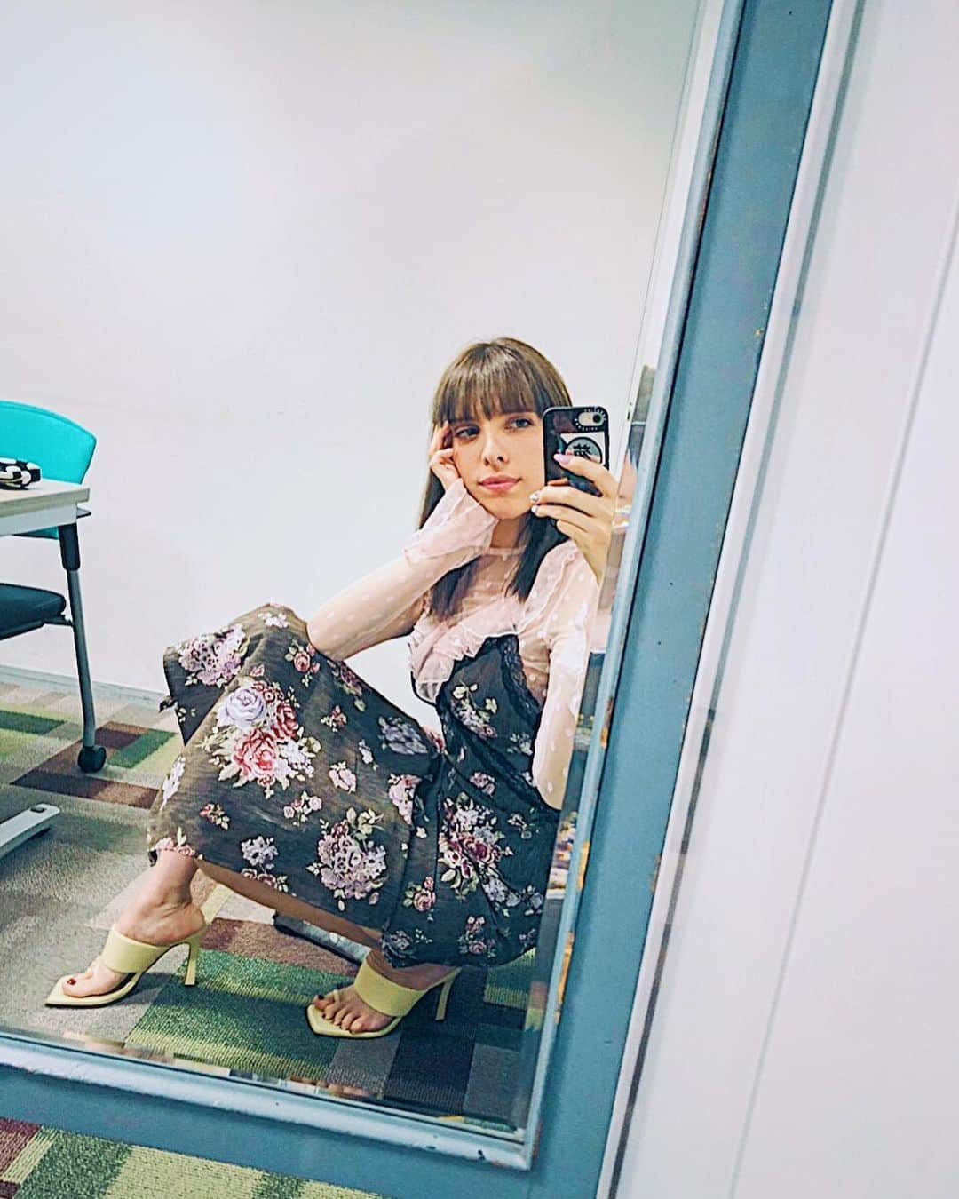 IVANさんのインスタグラム写真 - (IVANInstagram)「💗🎀🌸🧁🍧 I love flowers and icecream.. 😛 本日の気分は花と甘味。 #brockcollection#hm#brockcollectionxhm#love#latina #オトナ甘い♡ #そんな木曜日でした」6月3日 16時41分 - fresanaca